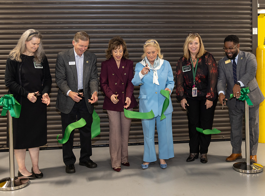 EV lab ribbon cutting