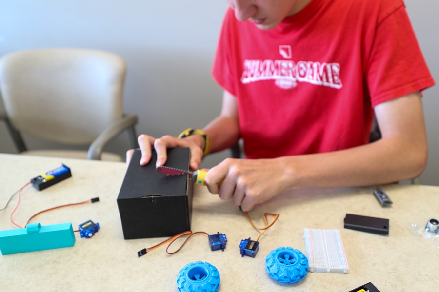 Youth learning STEM at WCC camps